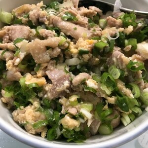 鶏肉を 先に炒めた　親子丼